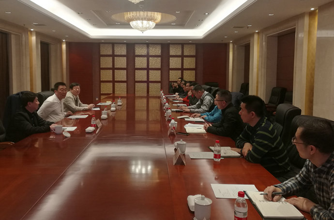 1554099150201071572.jpg 濉旈噷鏈ㄦ牎鍙嬪骇璋堜細_鍓湰.jpg