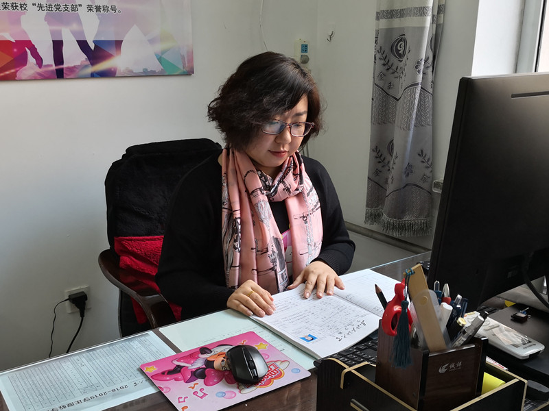 1544166668786030092.jpg 李娟_副本.jpg