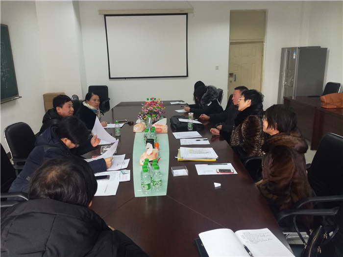 1月13日，化工院召开化工专业认证工作推进会议，按照学校部署专项研究和全面推进专业认证工作事宜。这是会议现场照片_副本.jpg