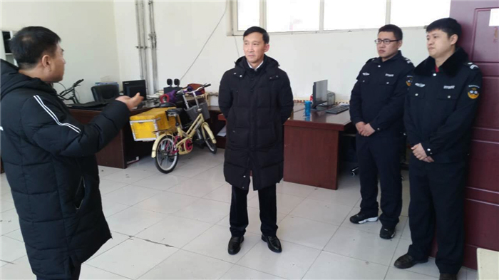 1519544818118024999.jpg 1领导检查慰问.jpg