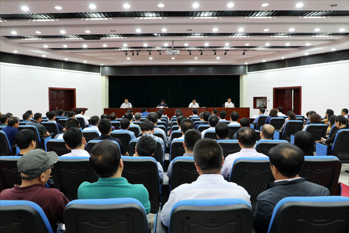 1528274290125063553.jpg ZXB_3502会场副本.jpg