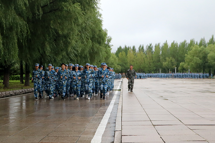 鍑烘搷鍓湰.jpg