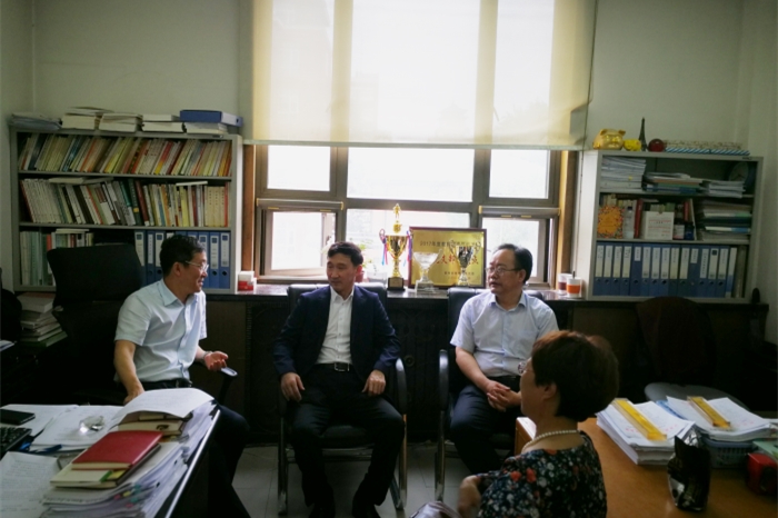 蒋明虎一行到高等教育司综合办公室走访_副本.jpg