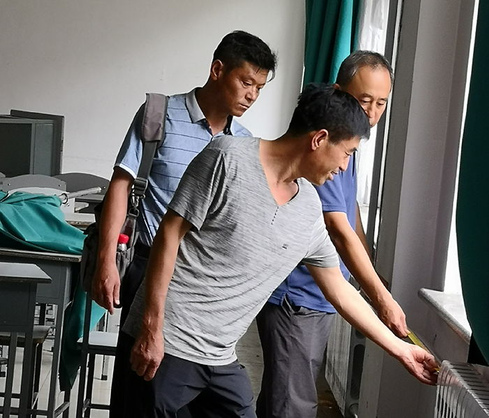 对已完工的工程进行验收中1.jpg